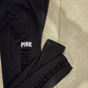 PINK Cool and comfy cutout leggings
